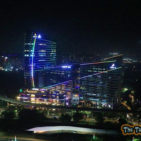 Top Luxury & Couple Friendly Stay Gp By Taj Suites & Studios #New Year Party & Stay 노이다 외부 사진