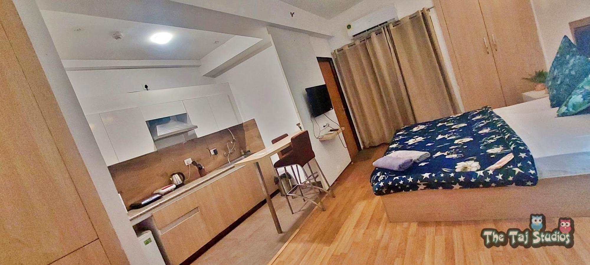 Top Luxury & Couple Friendly Stay Gp By Taj Suites & Studios #New Year Party & Stay 노이다 외부 사진