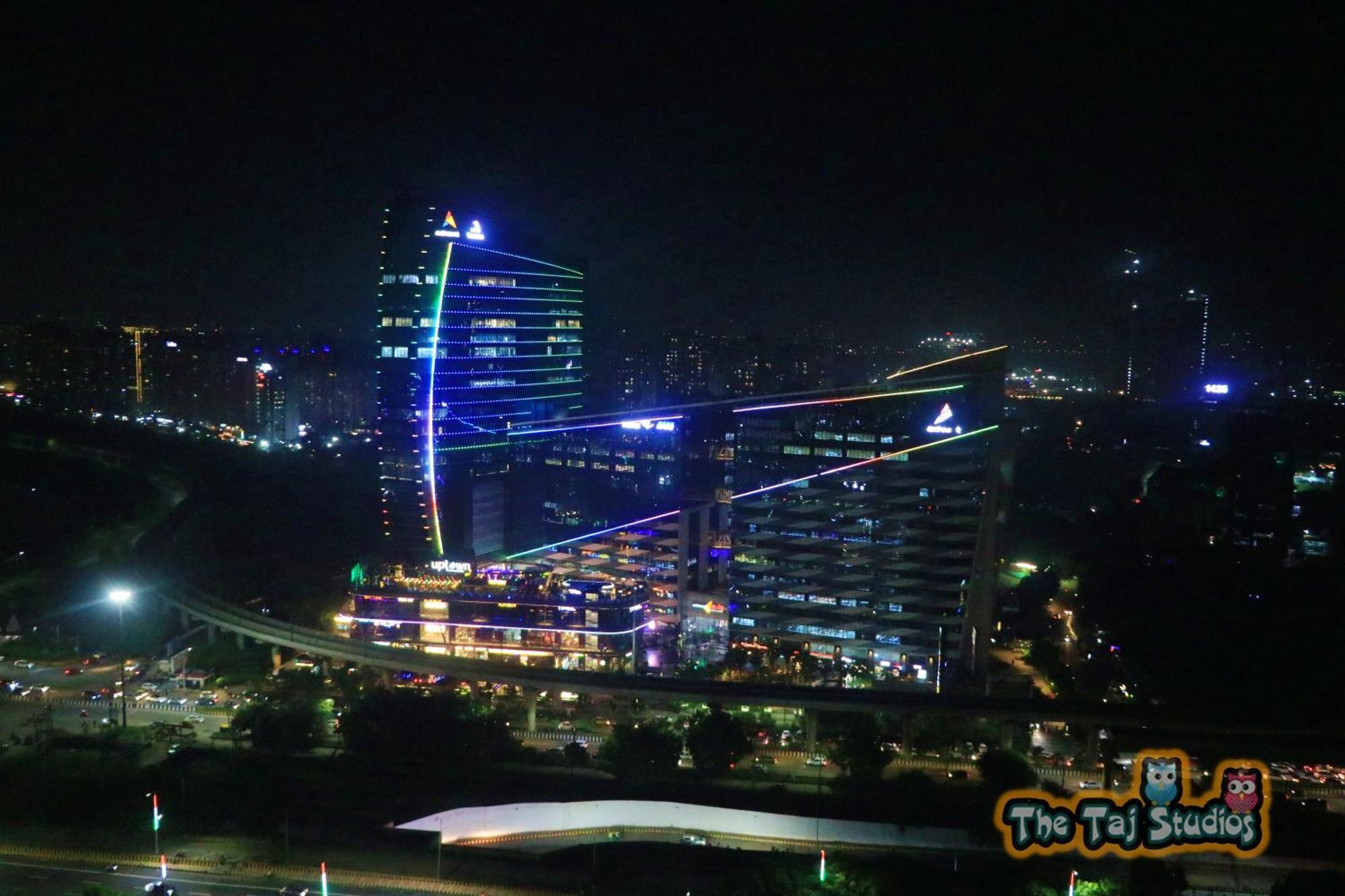 Top Luxury & Couple Friendly Stay Gp By Taj Suites & Studios #New Year Party & Stay 노이다 외부 사진